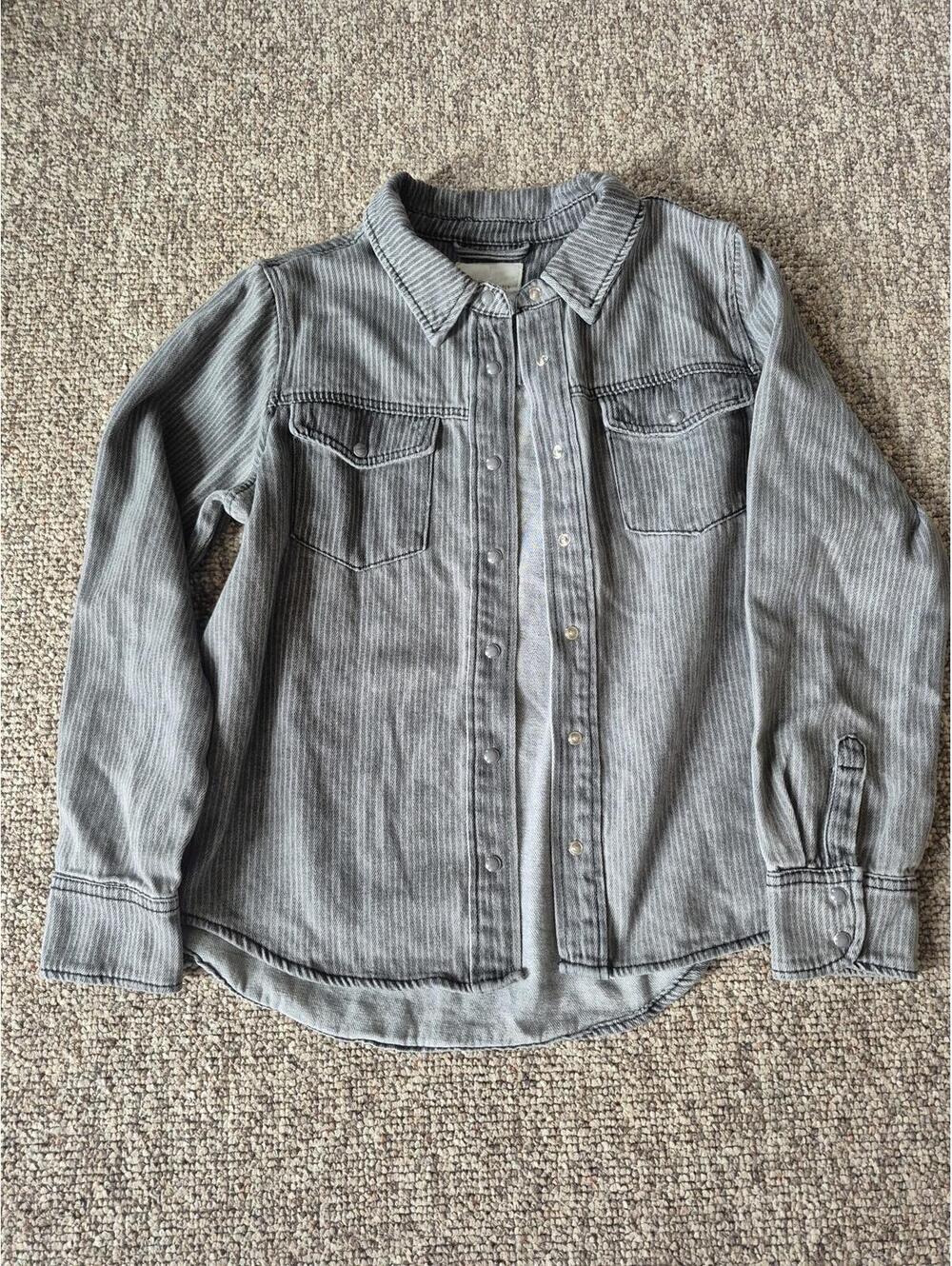 Thread & Supply Women's Gray Button-Up Shirt Medium